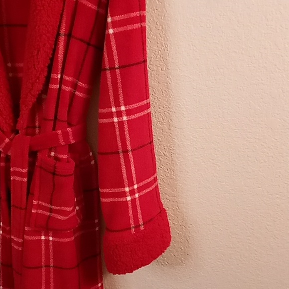 MARTHA STEWART Plush ONE SIZE red-white-black colors  (B3) - Picture 7 of 11